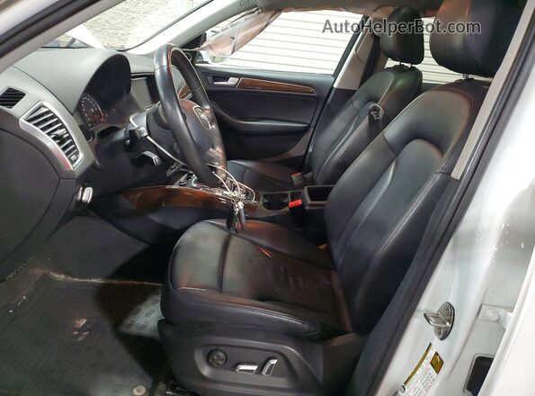 WA1L2AFPXHA044637 2017 AUDI Q5 White Front interior view