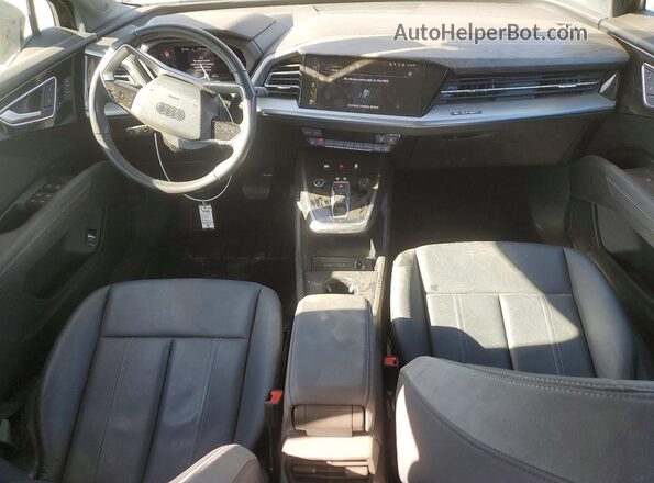 WA1L2BFZXPP063420 2023 AUDI Q4 Black Առջևի վահանակի տեսք