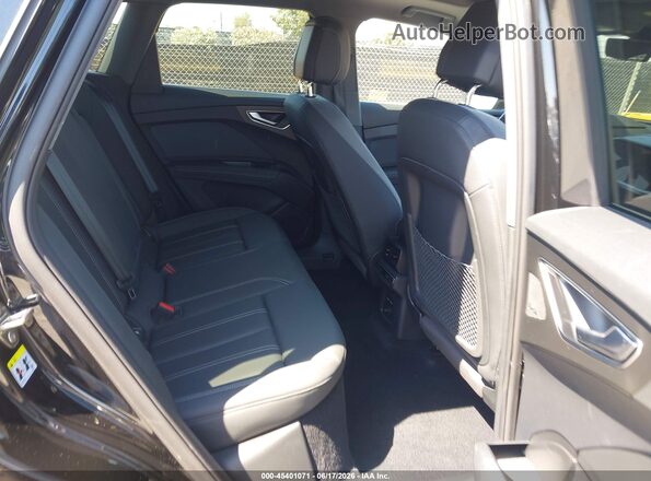 WA1L2BFZXPP076149 2023 AUDI Q4 Black VIN კოდის სტიკერის ხედი