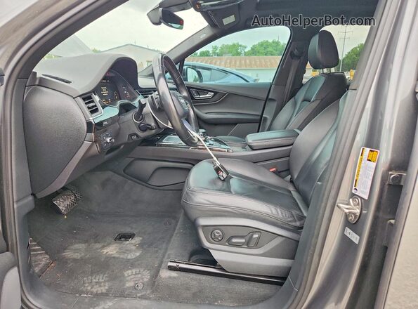 WA1LAAF70HD024754 2017 AUDI Q7 Gray Вид салону спереду