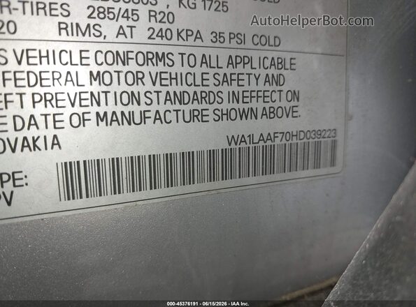 WA1LAAF70HD039223 2017 AUDI Q7 Silver Engine compartment view