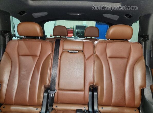 WA1LAAF70JD003120 2018 AUDI Q7 Blue Вид задніх сидінь
