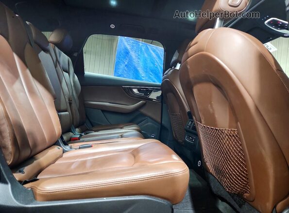 WA1LAAF70JD003120 2018 AUDI Q7 Blue Вид задньої частини салону