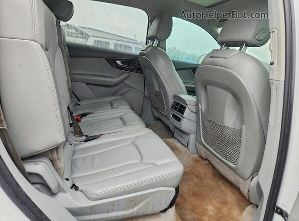 WA1LAAF71HD012970 2017 AUDI Q7 White 