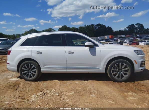 WA1LAAF71HD021572 2017 AUDI Q7 White Սալոնի հետևի տեսք