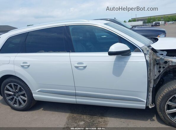 WA1LAAF71HD053048 2017 AUDI Q7 White Սալոնի հետևի տեսք