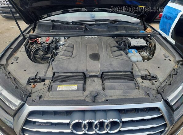WA1LAAF72HD030152 2017 AUDI Q7 Black Widok komory silnika