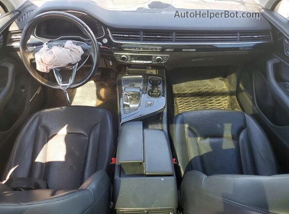 WA1LAAF73HD004577 2017 AUDI Q7 Silver Առջևի վահանակի տեսք