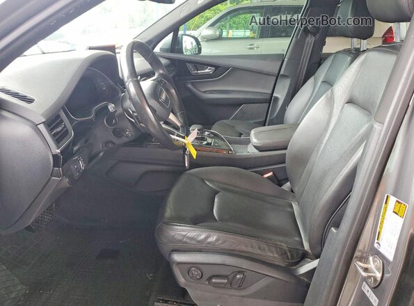 WA1LAAF73HD034727 2017 AUDI Q7 Charcoal Вид салону спереду