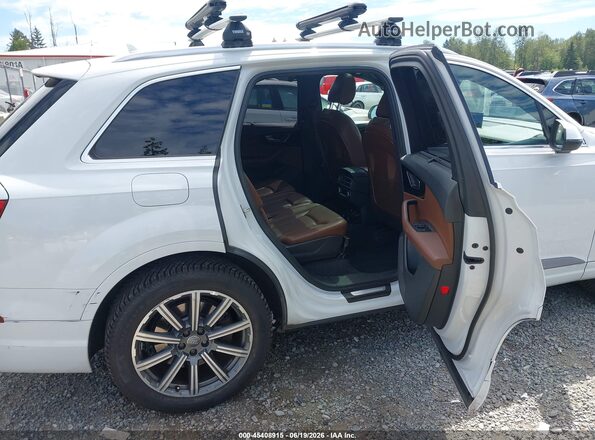 WA1LAAF74HD010680 2017 AUDI Q7 White Vista de la etiqueta del VIN