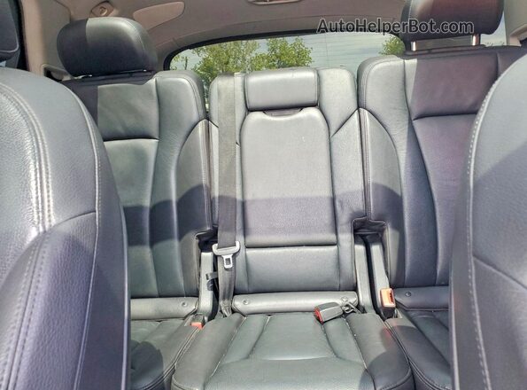 WA1LAAF74JD034967 2018 AUDI Q7 White Rear seats view