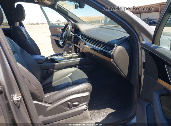 WA1LAAF75HD025804 2017 AUDI Q7 Gray წინა სალონის ხედი