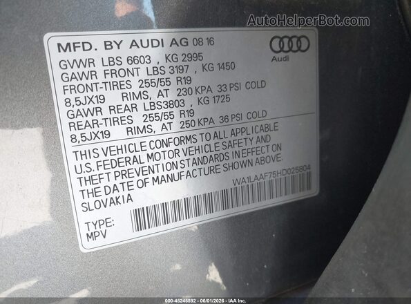 WA1LAAF75HD025804 2017 AUDI Q7 Gray ძრავის განყოფილების ხედი
