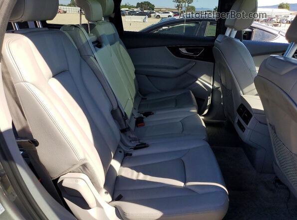 WA1LAAF75HD054820 2017 AUDI Q7 Серый 