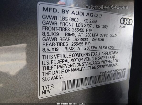 WA1LAAF77HD050168 2017 AUDI Q7 Gray Widok komory silnika