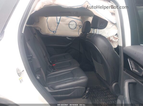WA1LAAF78KD042152 2019 AUDI Q7 White VIN კოდის სტიკერის ხედი