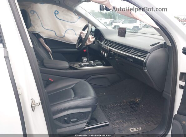 WA1LAAF78KD042152 2019 AUDI Q7 White წინა სალონის ხედი