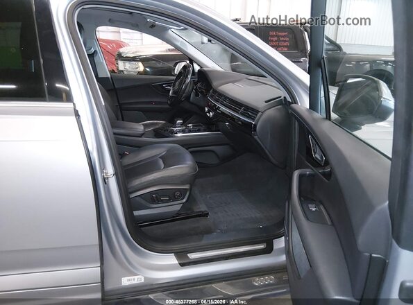 WA1LAAF79HD002896 2017 AUDI Q7 Silver Vista interior delantera