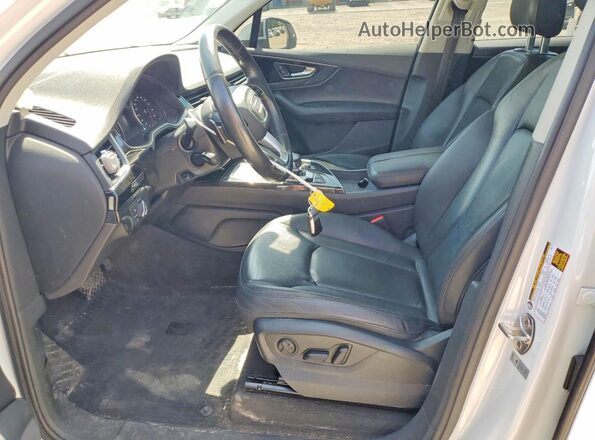 WA1LAAF7XHD001546 2017 AUDI Q7 White Vista interior delantera