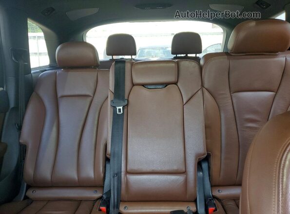 WA1LAAF7XHD015494 2017 AUDI Q7 Gray Rear seats view