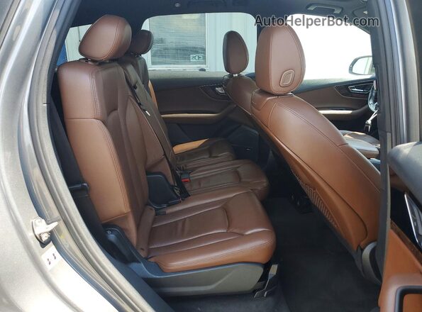 WA1LAAF7XHD015494 2017 AUDI Q7 Gray Rear interior view