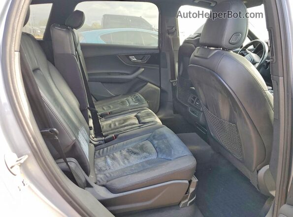 WA1LAAF7XHD021182 2017 AUDI Q7 Silver უკანა სავარძლების ხედი