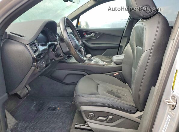 WA1LAAF7XHD021182 2017 AUDI Q7 Silver წინა სალონის ხედი