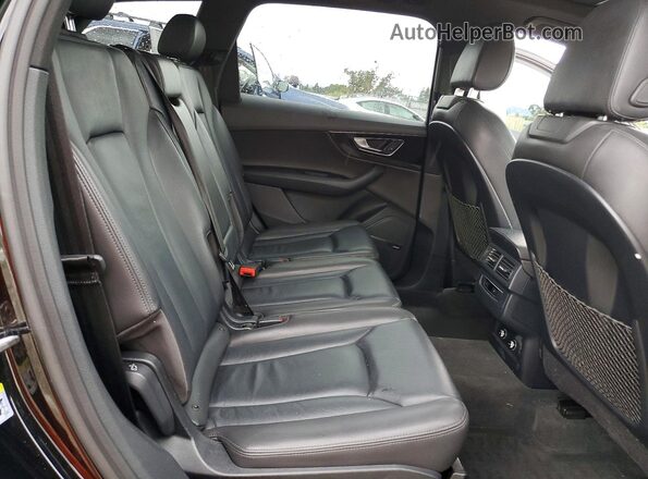 WA1LAAF7XJD017042 2018 AUDI Q7 Black Вид задньої частини салону
