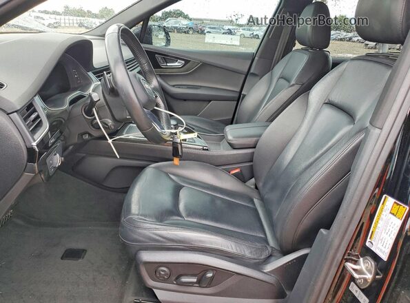 WA1LAAF7XJD017042 2018 AUDI Q7 Black Вид салону спереду