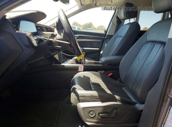 WA1LAAGE4KB005916 2019 AUDI E-TRON Gray Front interior view