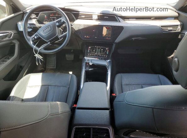 WA1LAAGE6NB009910 2022 AUDI E-TRON Black Widok deski rozdzielczej