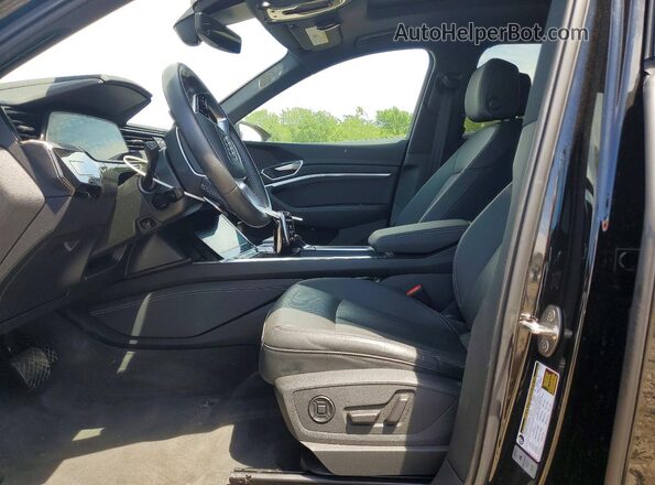 WA1LAAGE6NB009910 2022 AUDI E-TRON Black Widok wnętrza z przodu