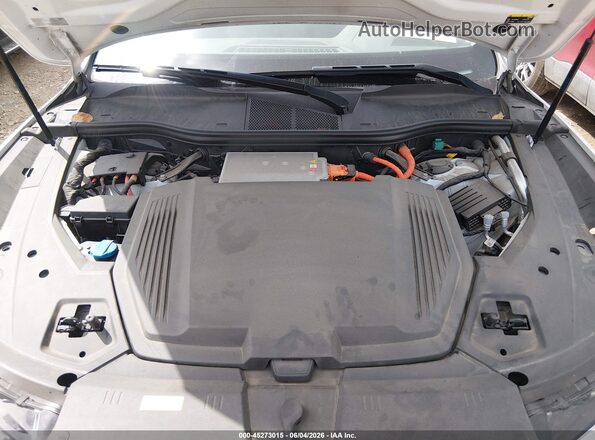 WA1LAAGE8KB024050 2019 AUDI E-TRON Белый Вид сзади