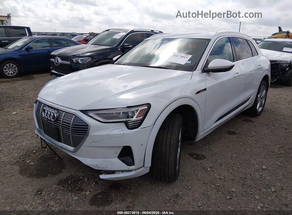 WA1LAAGE8KB024050 2019 AUDI E-TRON Белый Передняя левая четверть