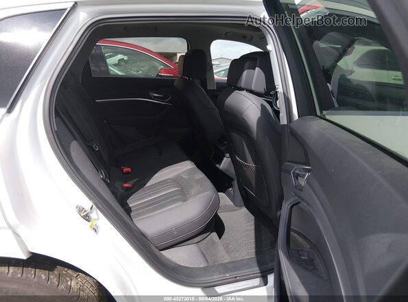 WA1LAAGE8KB024050 2019 AUDI E-TRON Белый Вид наклейки с VIN-кодом