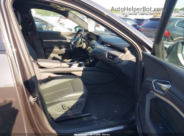 WA1LAAGEXNB012597 2022 AUDI E-TRON Gray Widok wnętrza z przodu