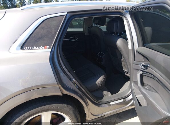 WA1LABGE5KB021273 2019 AUDI E-TRON Silver Widok naklejki z numerem VIN