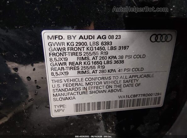 WA1LCBF77RD001294 2024 AUDI Q7 Black Vista del compartimento del motor