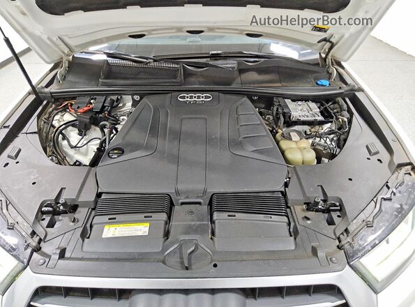WA1LHAF70HD044594 2017 AUDI Q7 White 