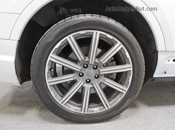 WA1LHAF70HD044594 2017 AUDI Q7 White 