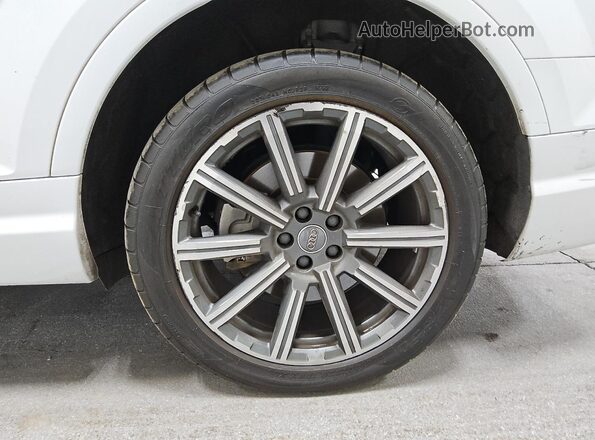 WA1LHAF70HD044594 2017 AUDI Q7 White 