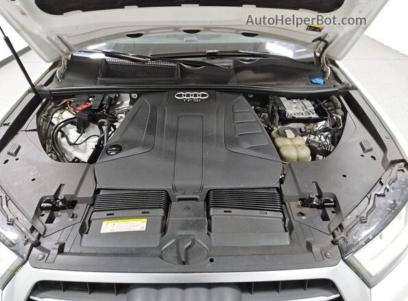 WA1LHAF70HD044594 2017 AUDI Q7 White 
