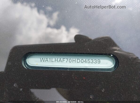WA1LHAF70HD045339 2017 AUDI Q7 Silver Widok komory silnika