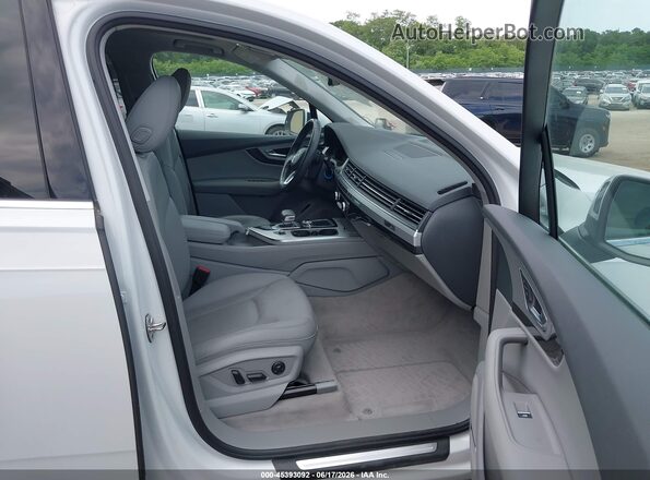 WA1LHAF70KD014566 2019 AUDI Q7 White წინა სალონის ხედი