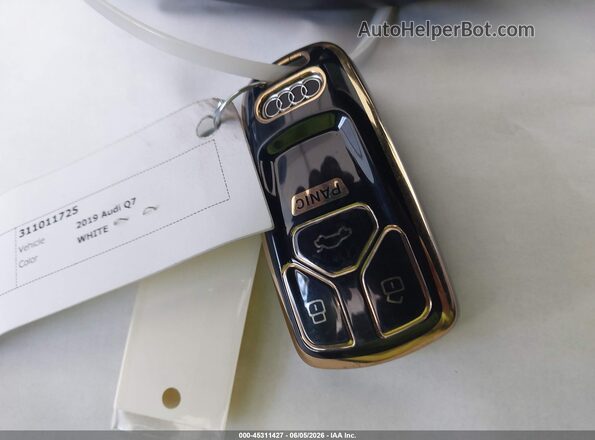 WA1LHAF70KD030721 2019 AUDI Q7 White Dashboard view