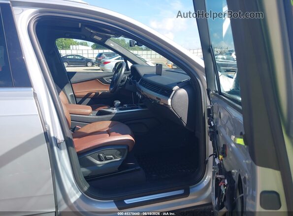 WA1LHAF76JD054469 2018 AUDI Q7 Gray Вид салону спереду