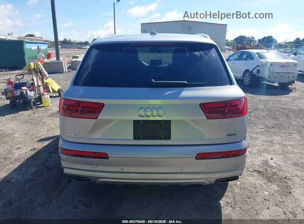 WA1LHAF76JD054469 2018 AUDI Q7 Gray 