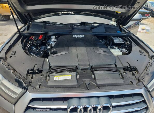 WA1LHAF77JD005183 2018 AUDI Q7 Silver Շարժիչի բաժամունքի տեսք