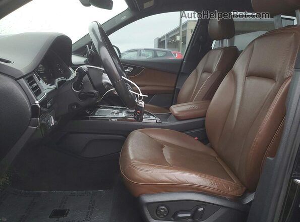 WA1LHAF79HD056419 2017 AUDI Q7 Черный Вид салона спереди
