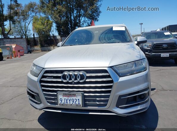 WA1LHAF79JD001751 2018 AUDI Q7 Silver Vista del cuadro de instrumentos